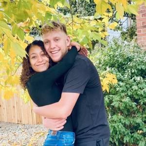 Meet your Posher, Alexis